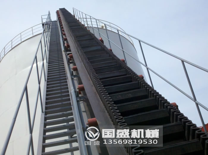 爬坡皮帶機(jī)圖片 爬坡皮帶機(jī)圖片